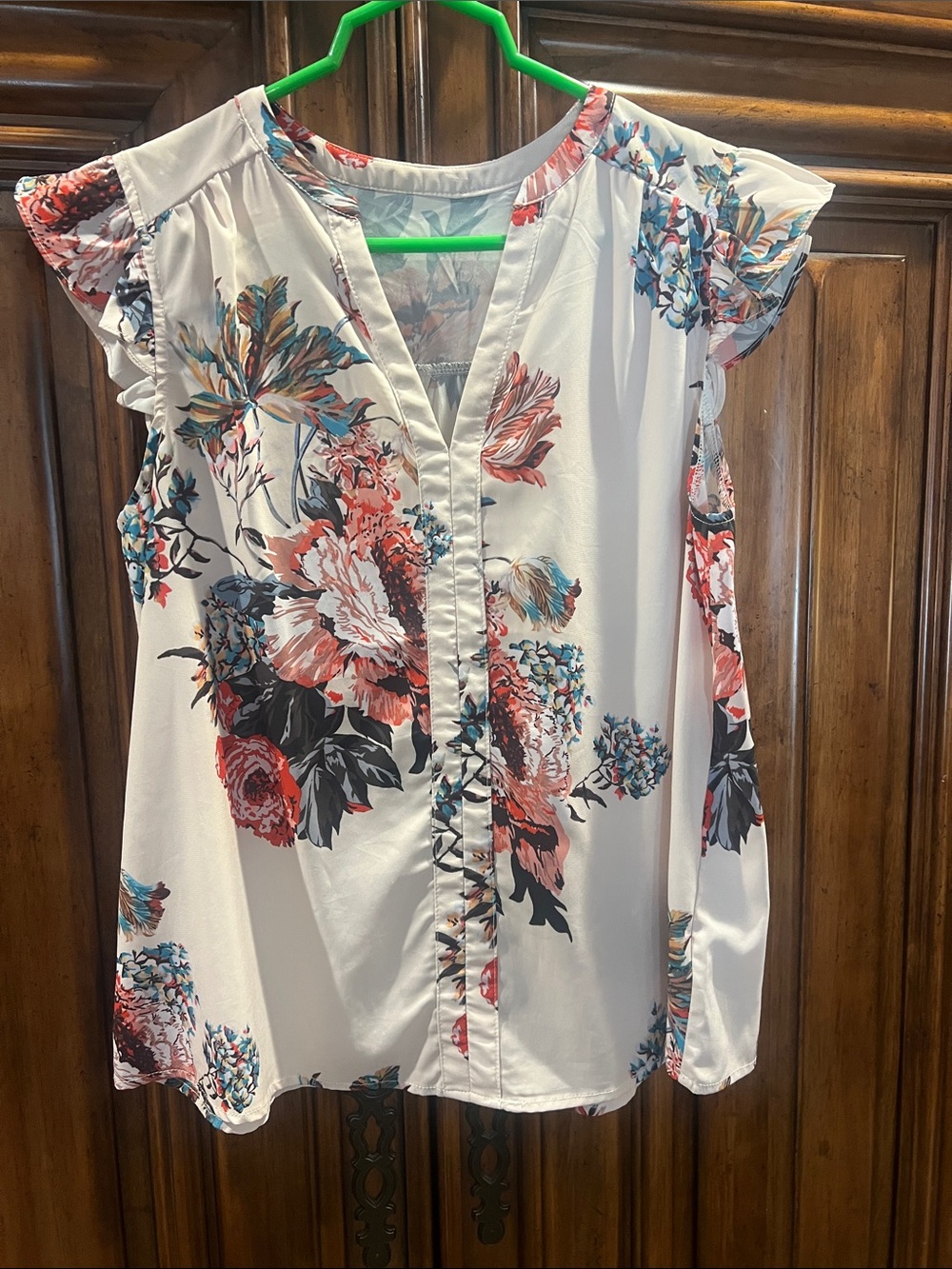 Floral V-Neck Cap Sleeve Top in Cream and Coral